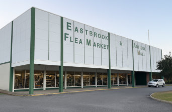 Outside view of the Eastbrook Flea Market and Antique Mall