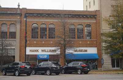 Outside view of the Hank Williams Museum